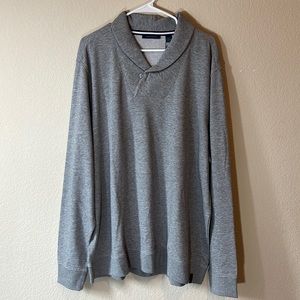 Perry Ellis men’s gray sweater long sleeve with one bottom. Size 2XL.